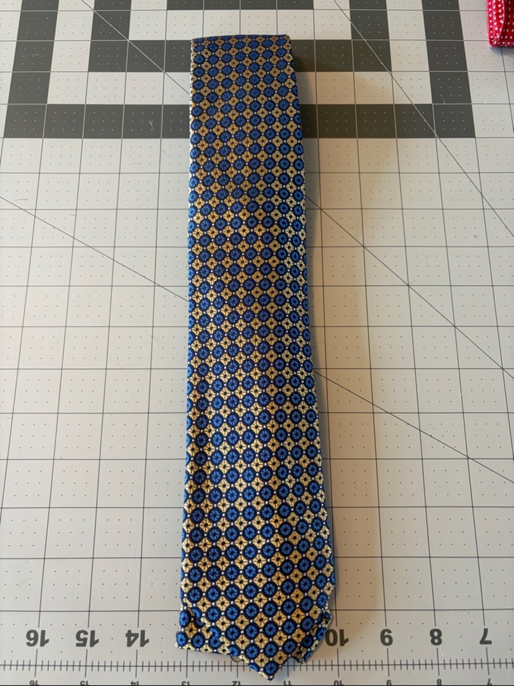 Jos A Banks Signature tie Blue and Gold Patterned Necktie